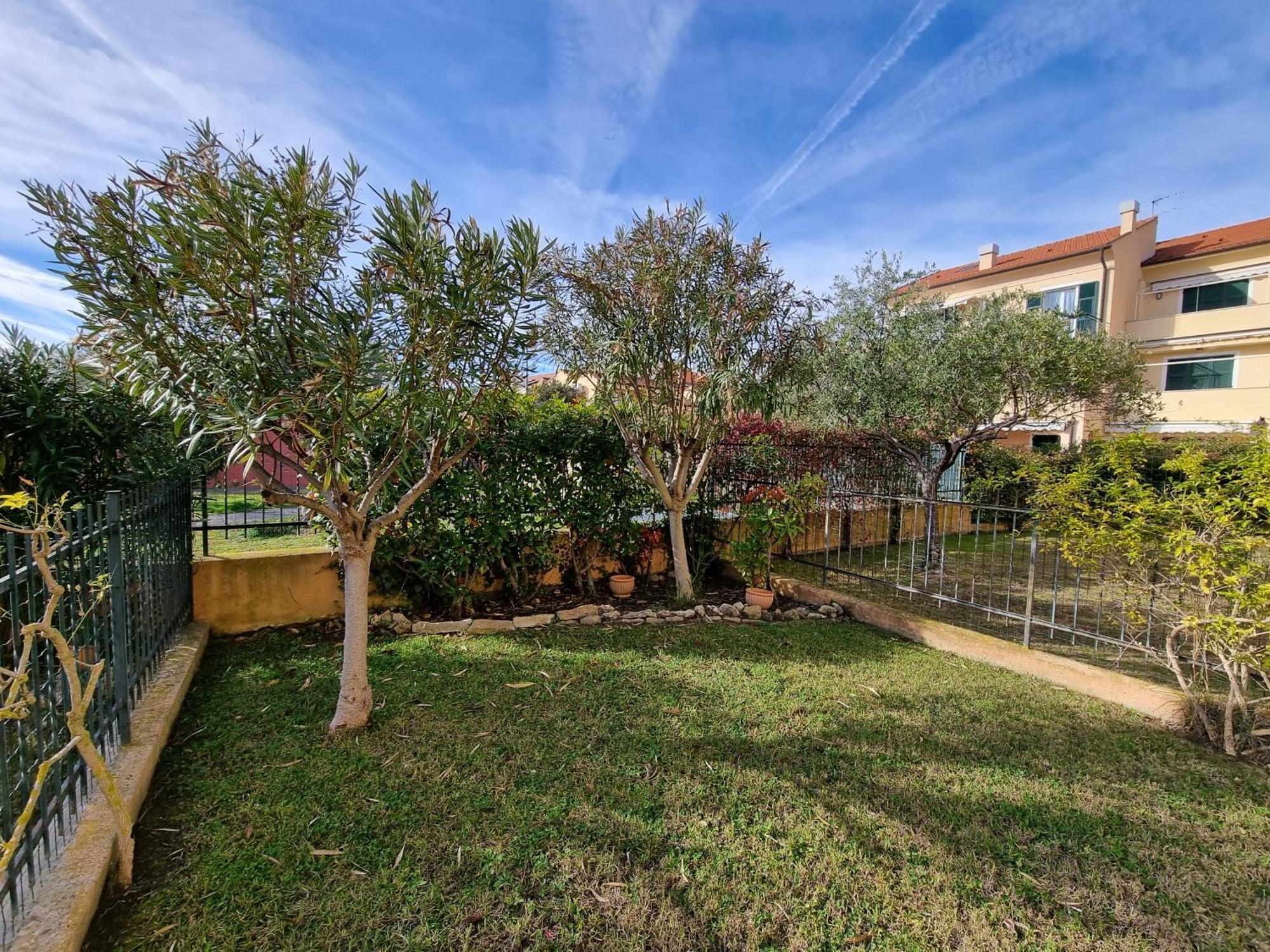Appartamento La Casa Di Freddy 洛阿诺 外观 照片
