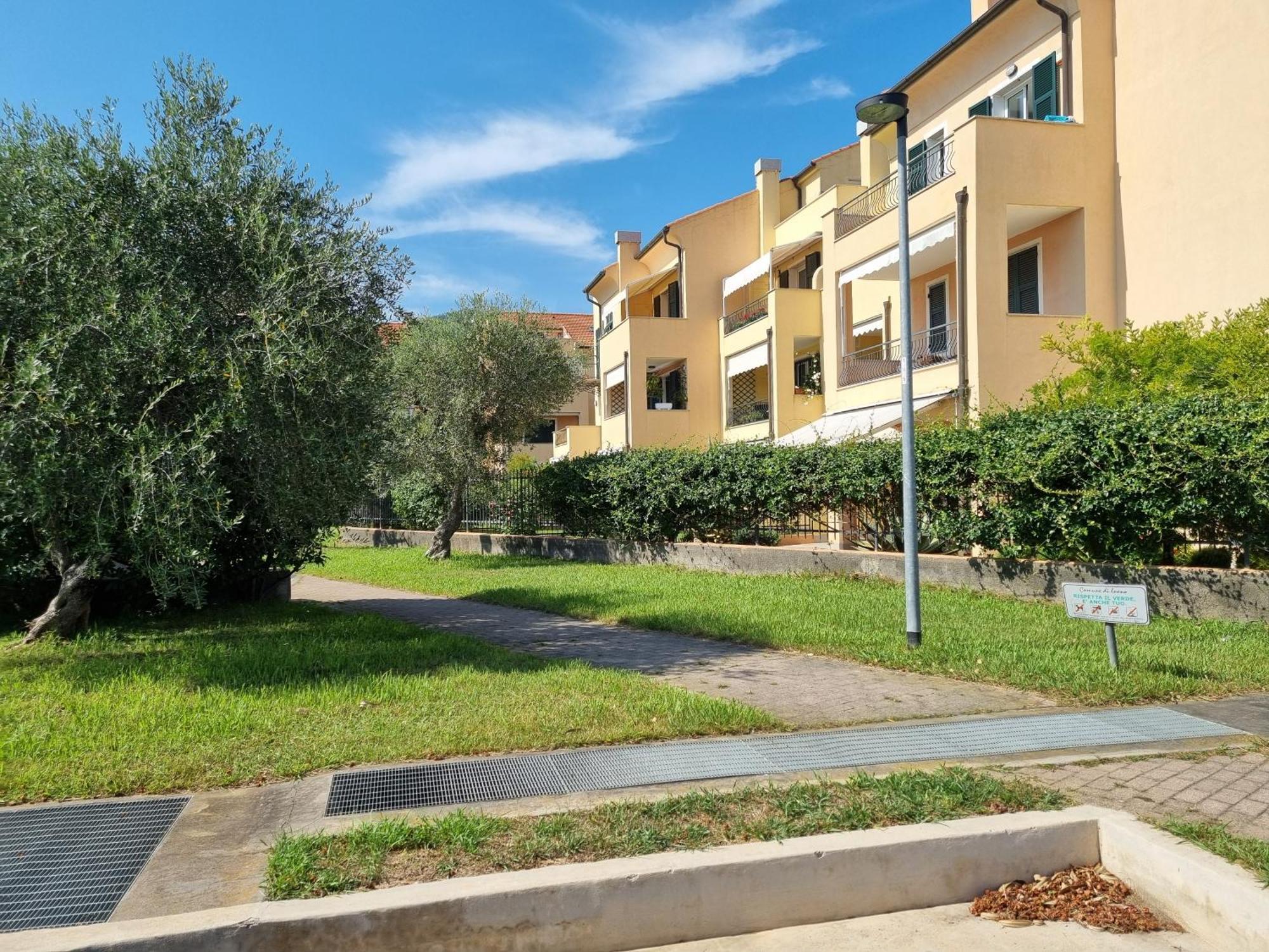 Appartamento La Casa Di Freddy 洛阿诺 外观 照片